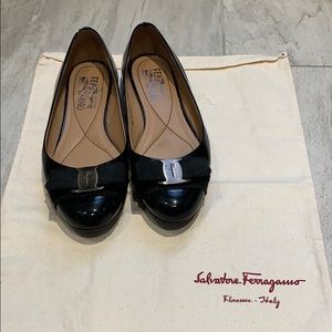 Salvatore Ferragamo “Varina” Patent Flats Sz. 6.5